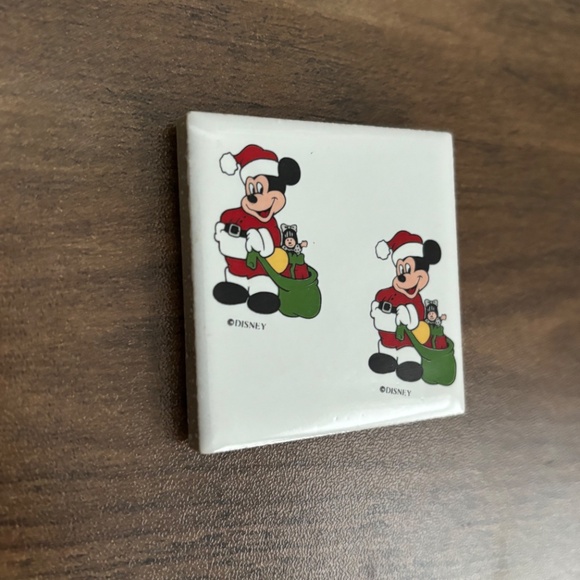 * VINTAGE Disney MICKEY MOUSE Santa Christmas Refrigerator Tile Magnet Ceramic * - Picture 5 of 5